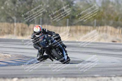 media/Dec-01-2025-Moto Forza (Mon) [[2daa91e15f]]/3-Beginner Group/Session 3 (Turn 3)/
